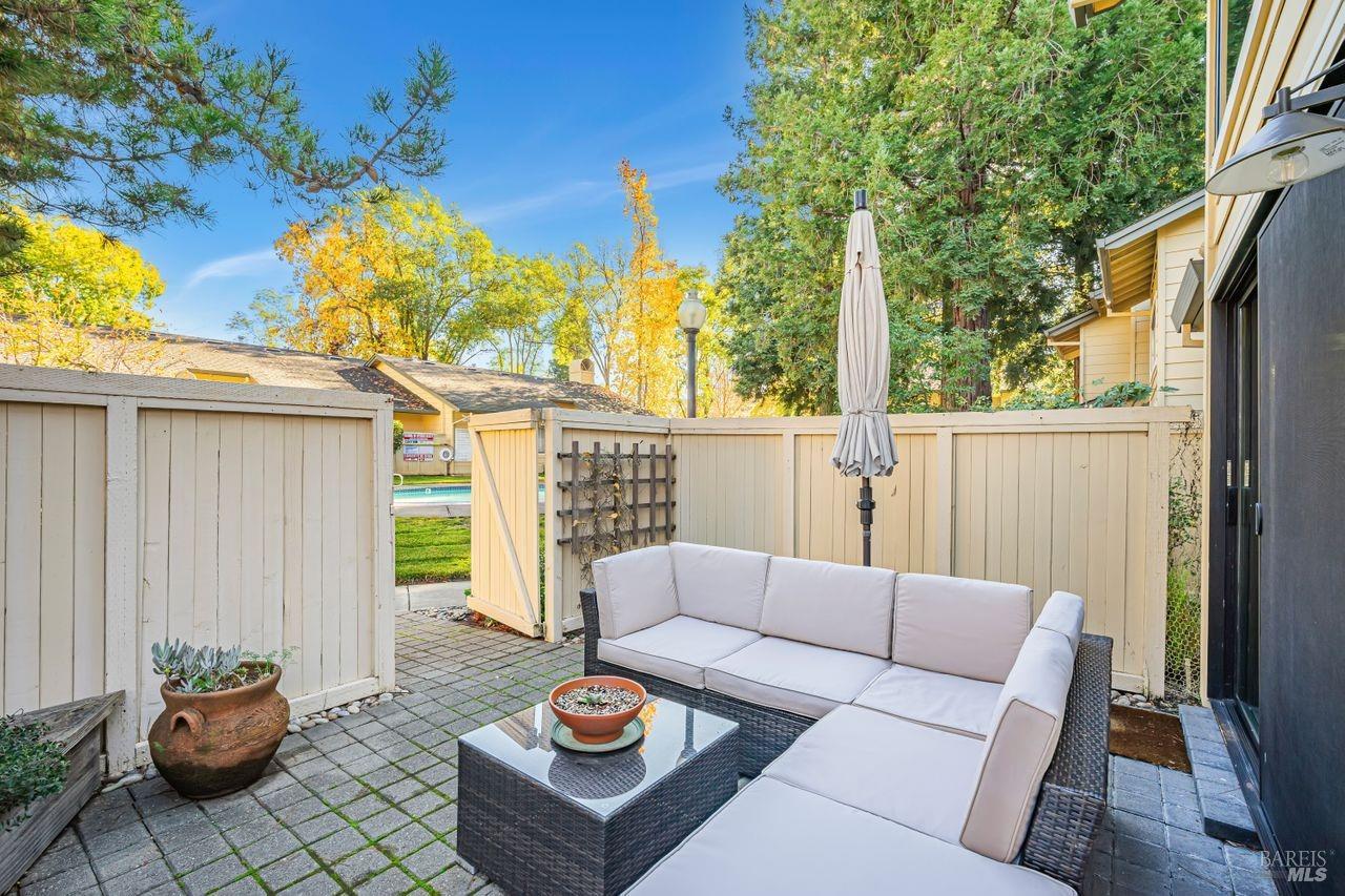 2801 Woodlake Dr #23