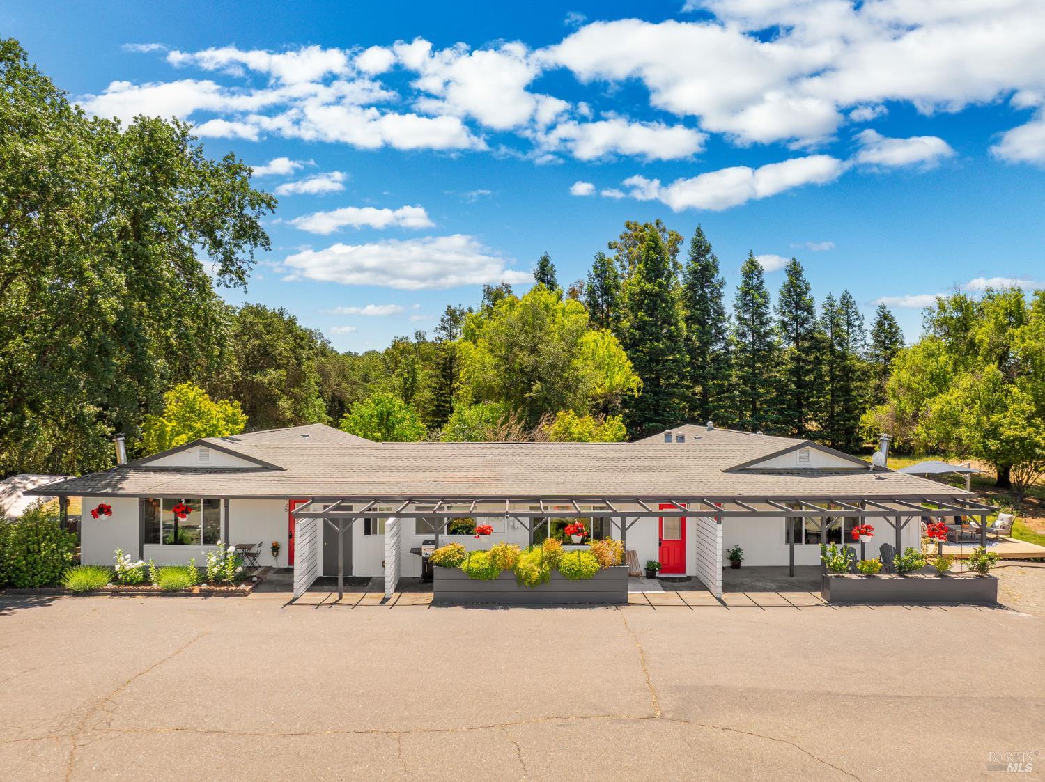725-735 Lytton Station Rd
