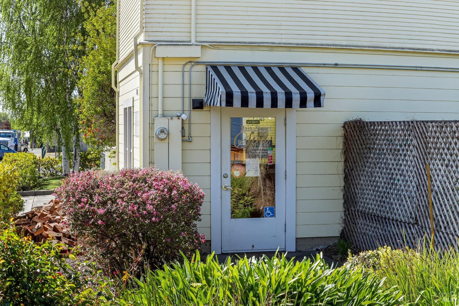 131 N Main St