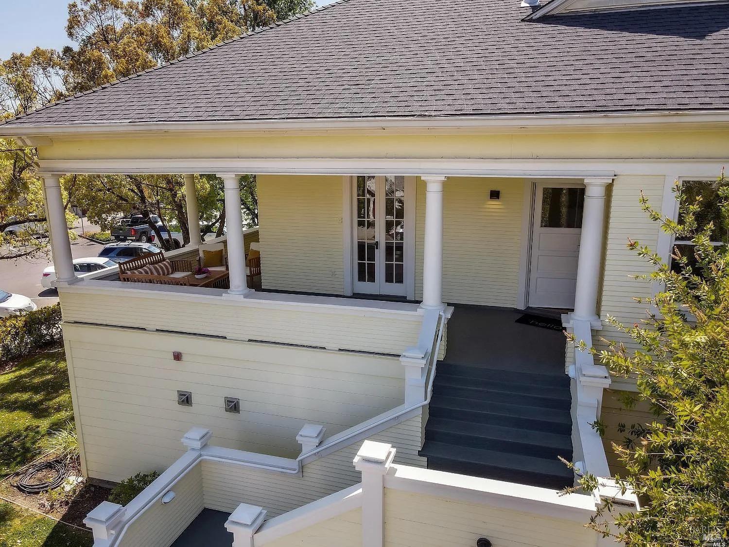 131 N Main St