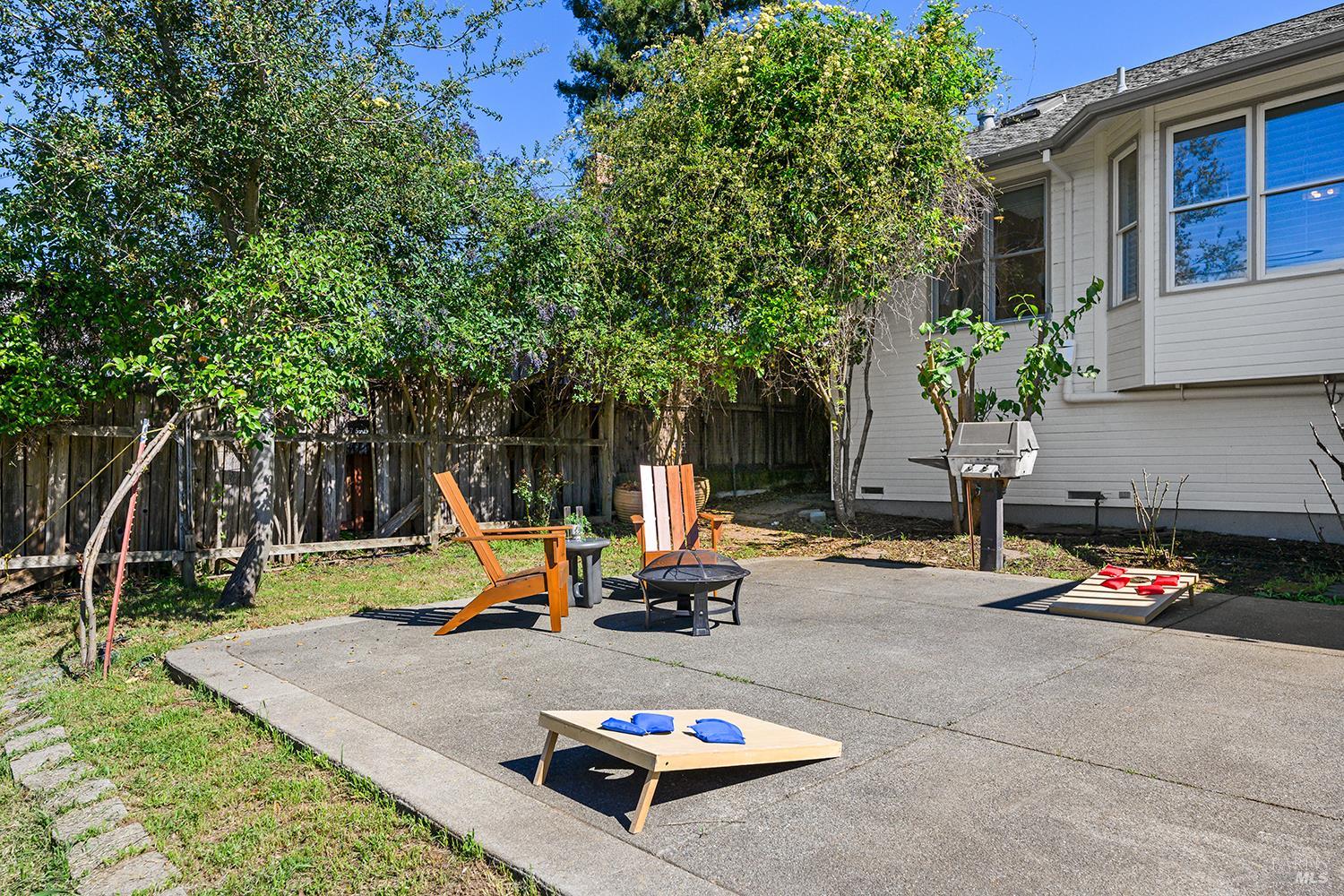 735 Johnson Street