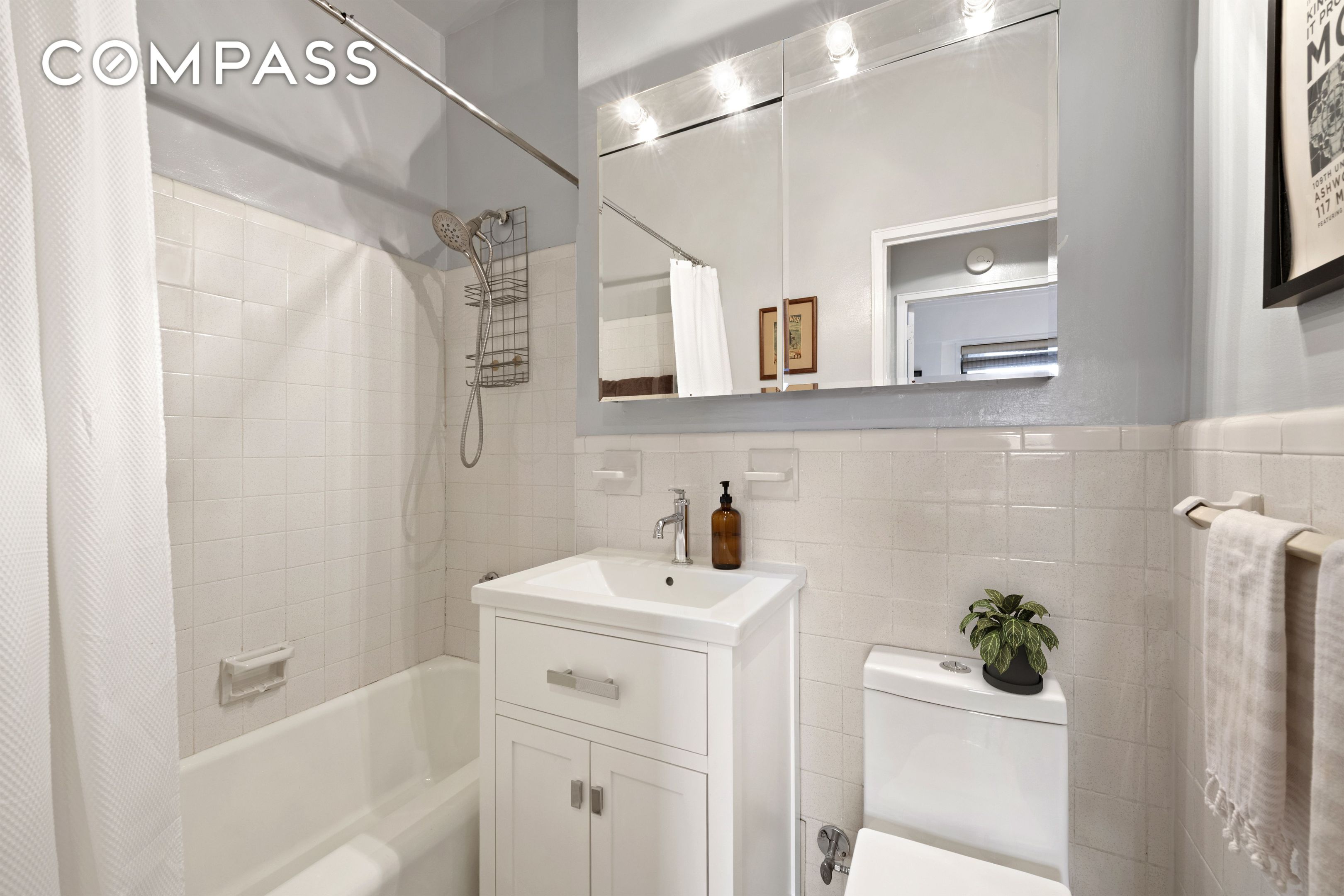 201 E 21st Street 12M