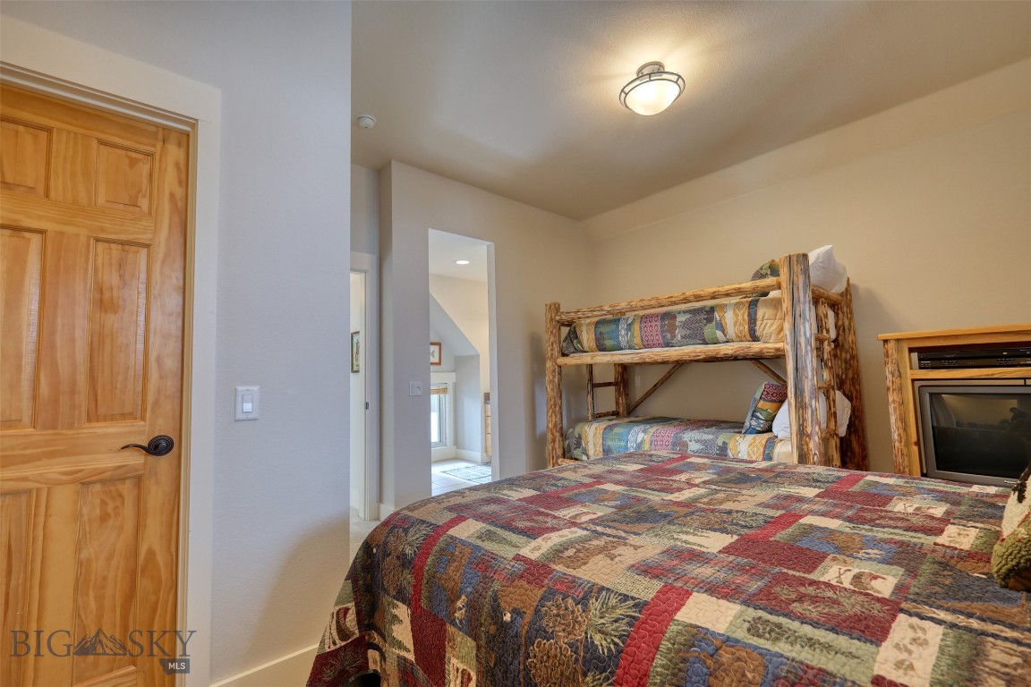 5 Lower Saddle Ridge Road N2