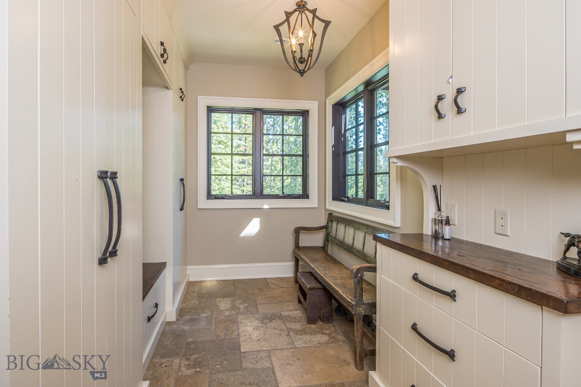 475 Eagle View Trail