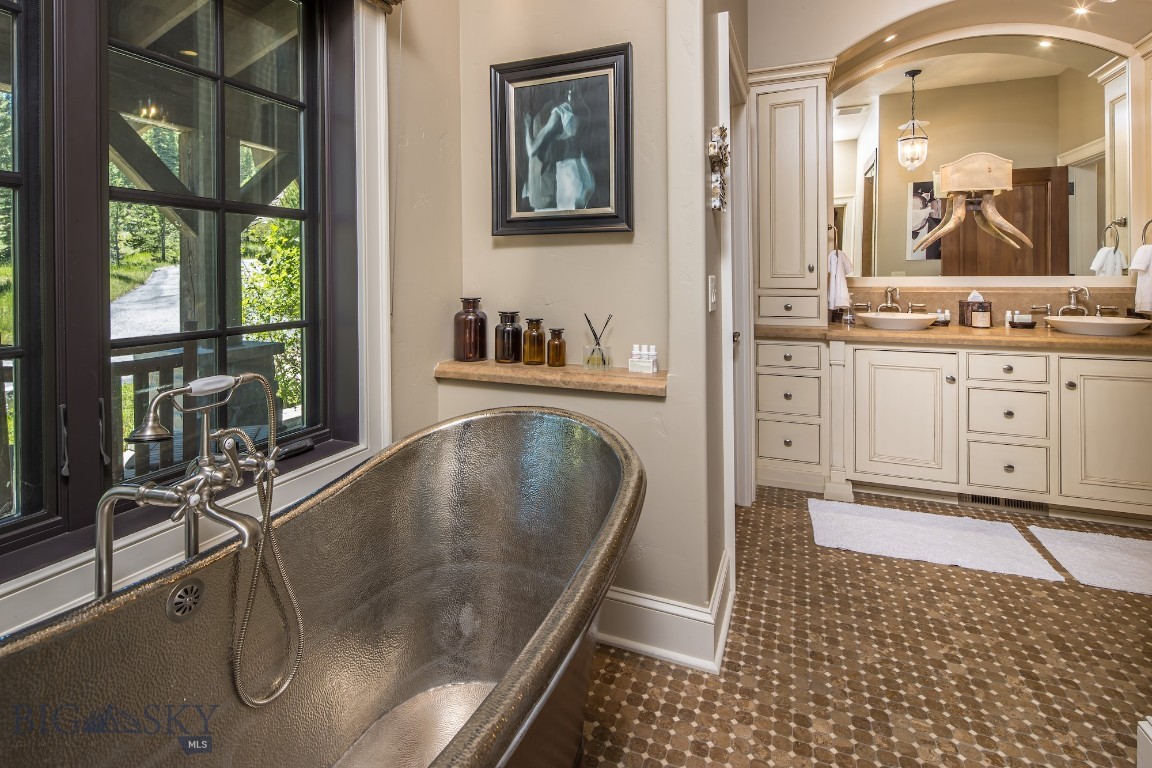 475 Eagle View Trail