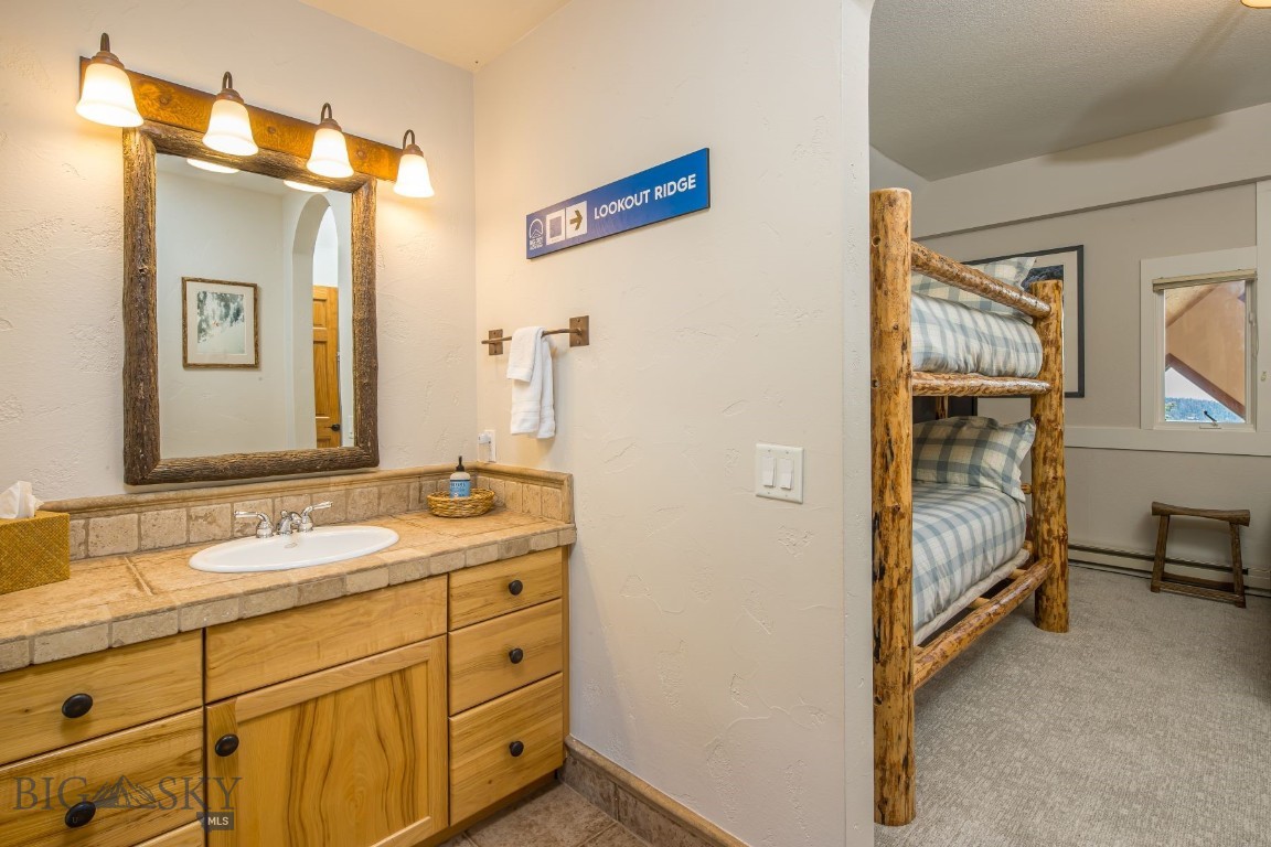 12 Lower Saddle Ridge Road R2