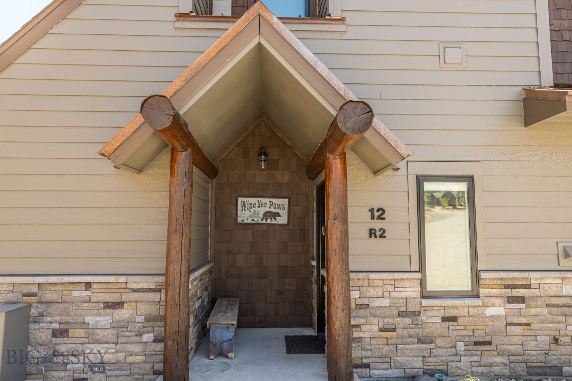 12 Lower Saddle Ridge Road R2