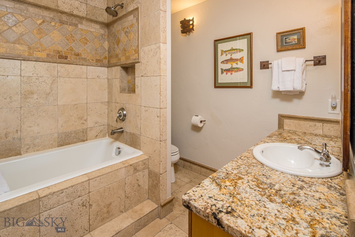 12 Lower Saddle Ridge Road R2