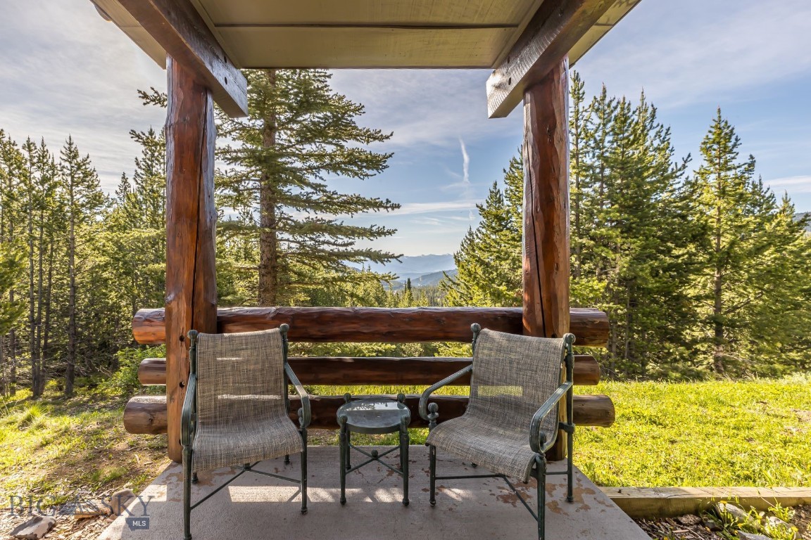 12 Lower Saddle Ridge Road R2