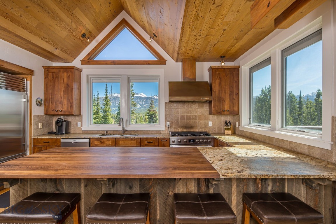 12 Lower Saddle Ridge Road R2