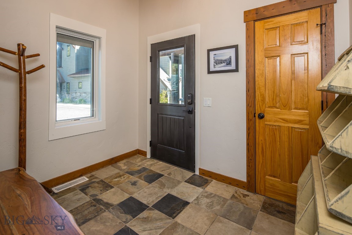 12 Lower Saddle Ridge Road R2