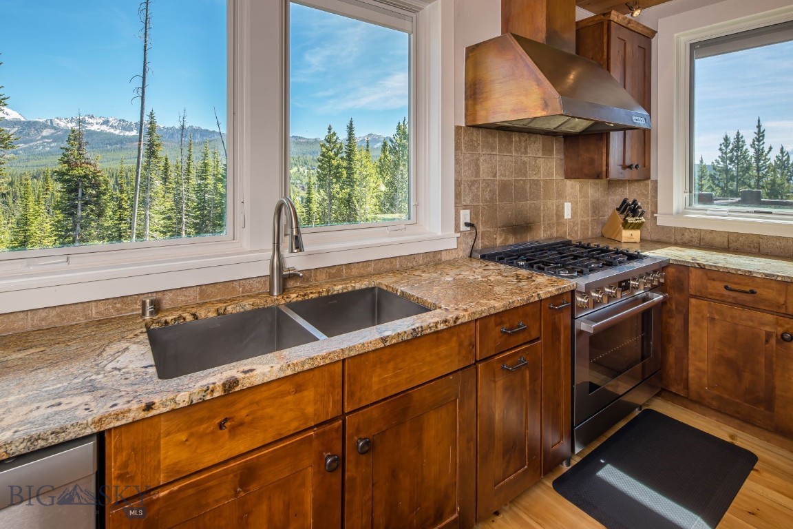 12 Lower Saddle Ridge Road R2