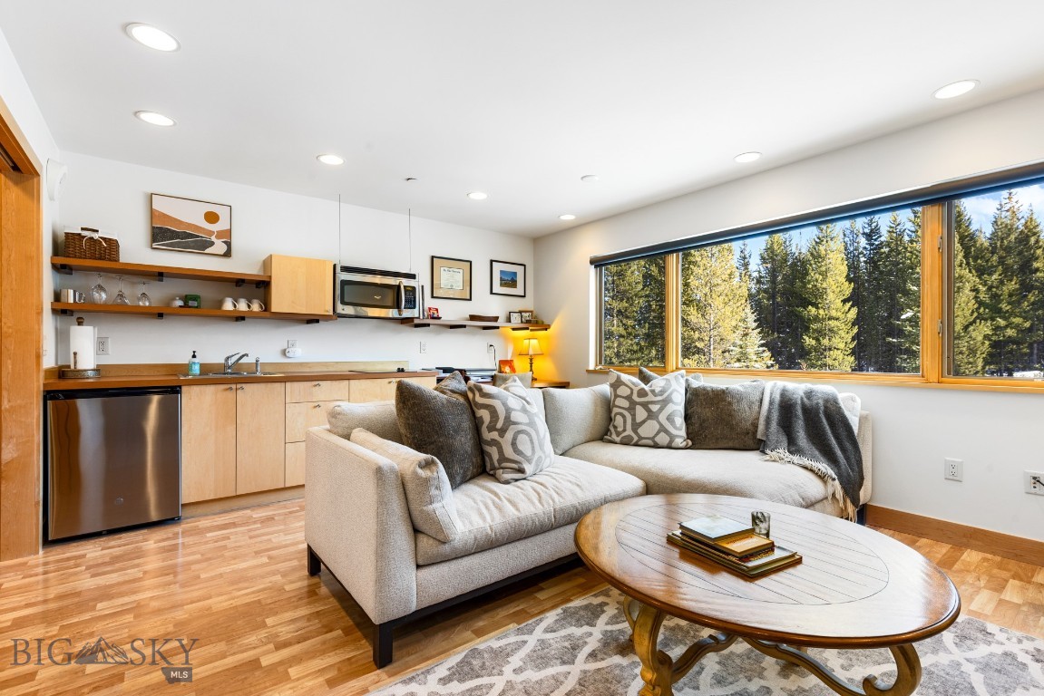 214 W Pine Cone Terrace