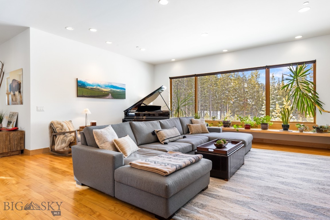 214 W Pine Cone Terrace