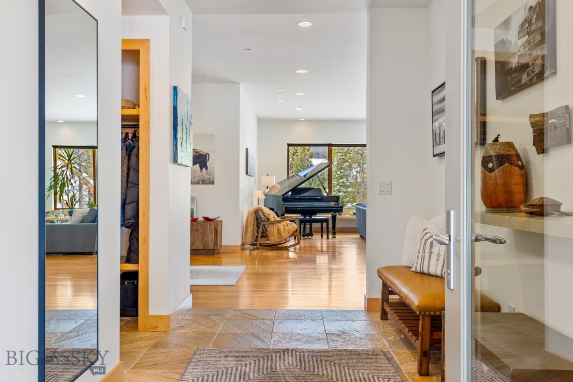 214 W Pine Cone Terrace