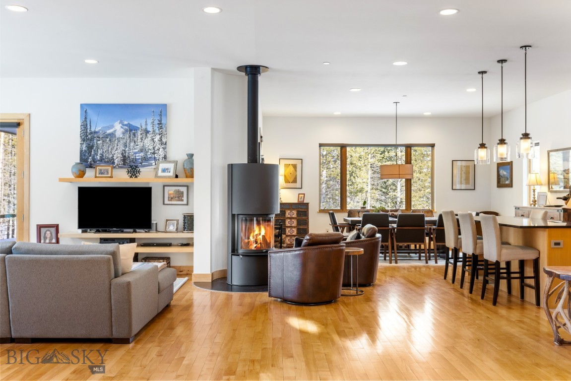 214 W Pine Cone Terrace