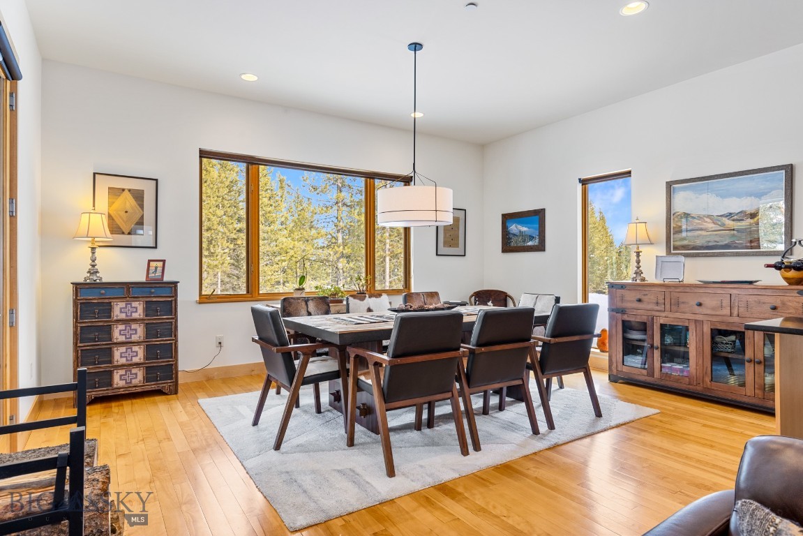 214 W Pine Cone Terrace