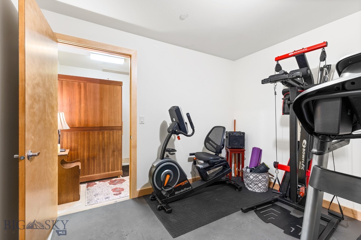 214 W Pine Cone Terrace