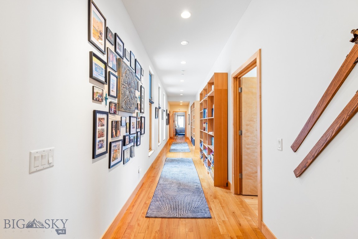 214 W Pine Cone Terrace