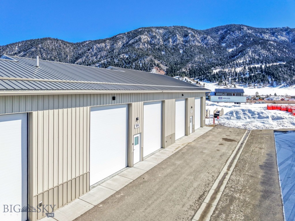 124 Running Iron Road