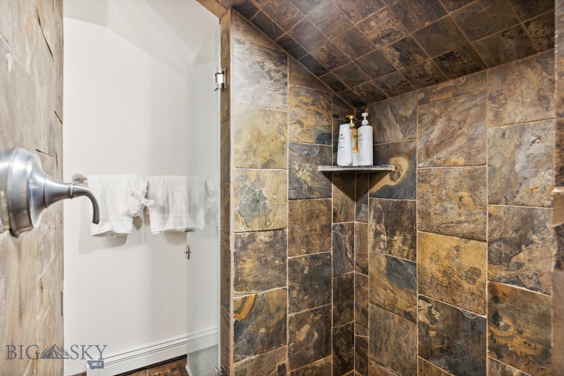 21 Black Eagle Rd 26