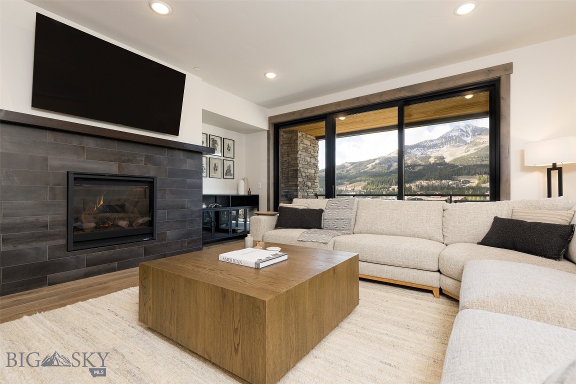 2D Summit View - 302D