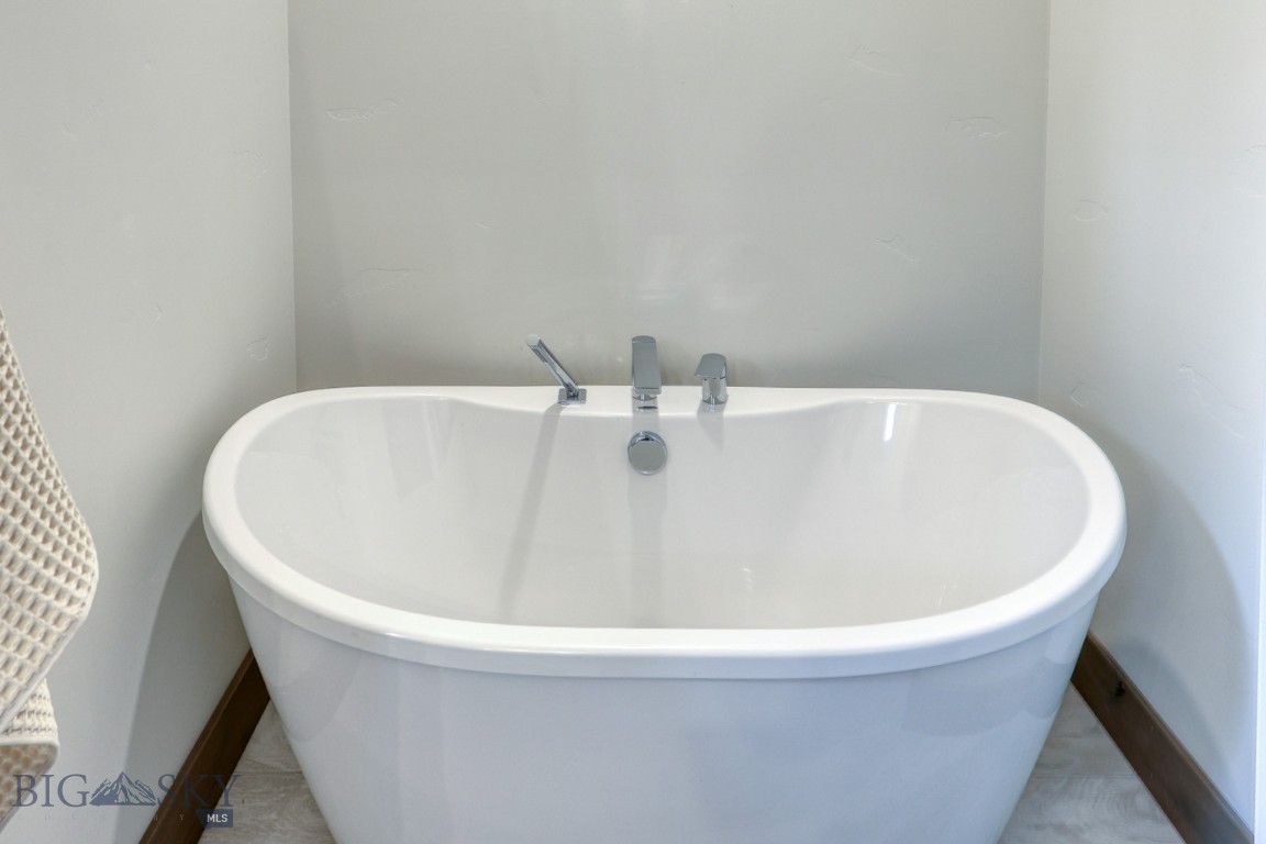 2D Summit View - 403D