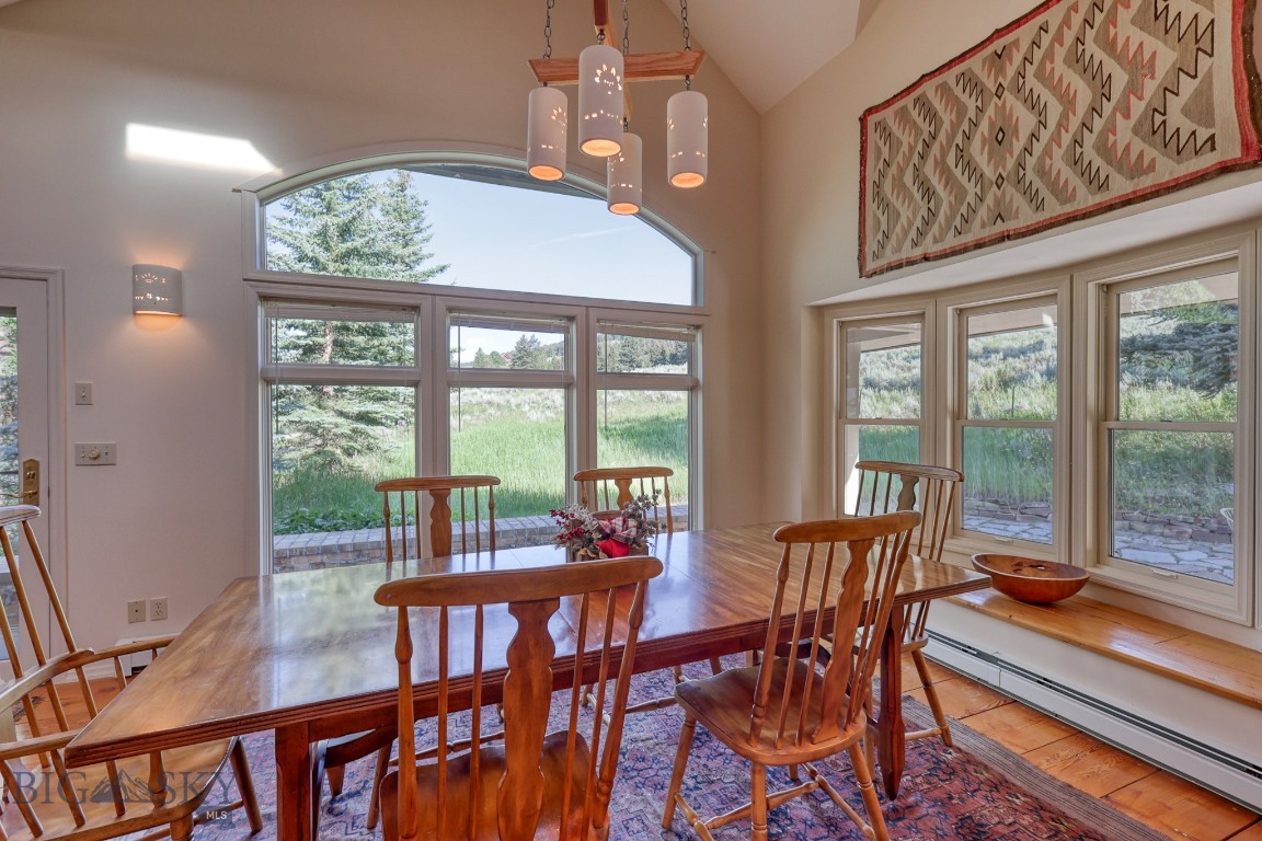 2780 Bobtail Horse Road