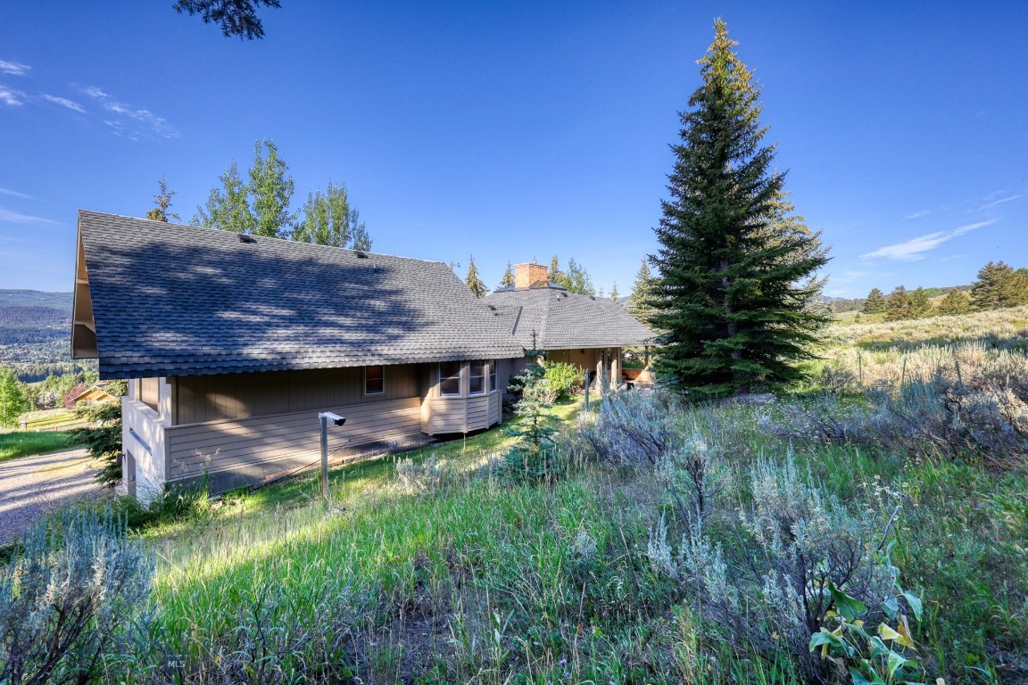 2780 Bobtail Horse Road