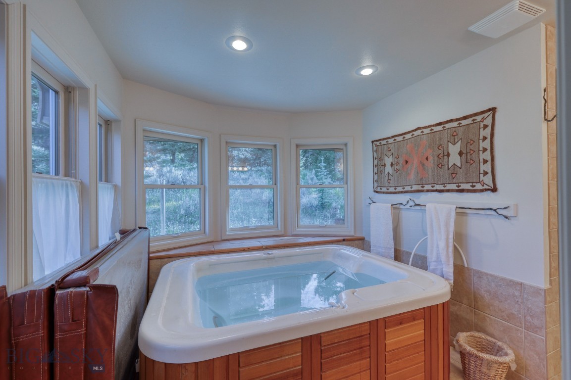 2780 Bobtail Horse Road