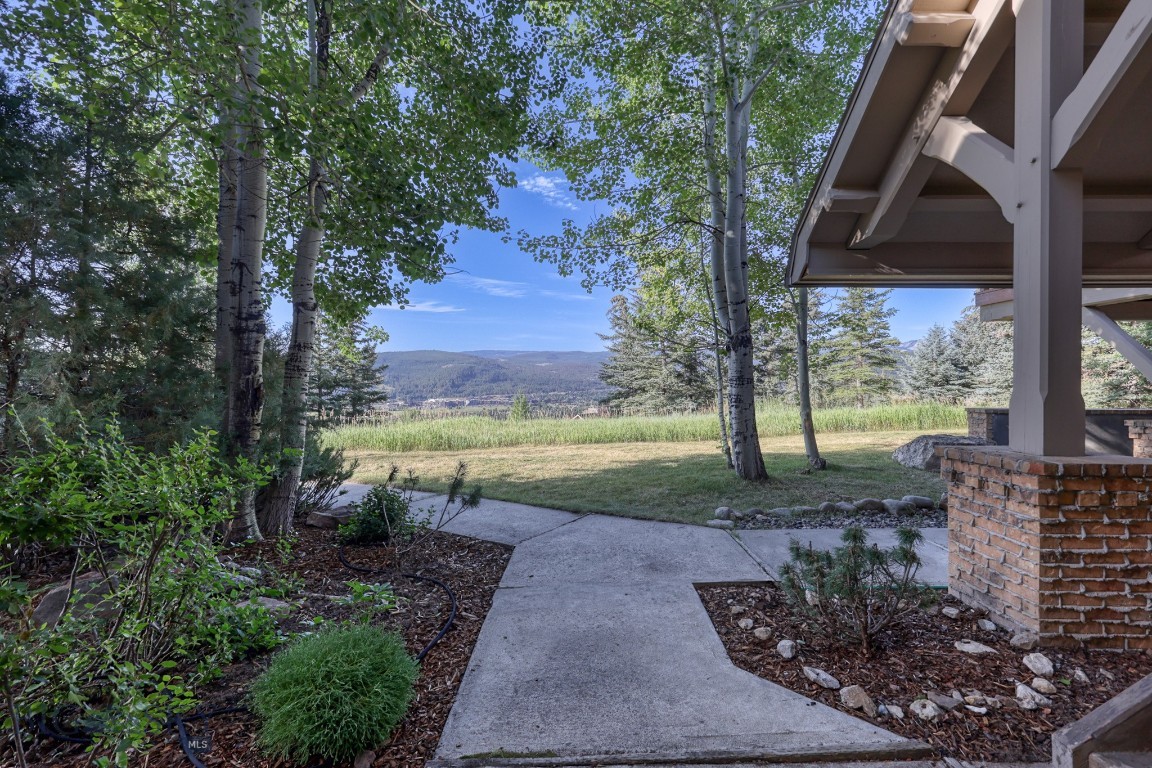 2780 Bobtail Horse Road
