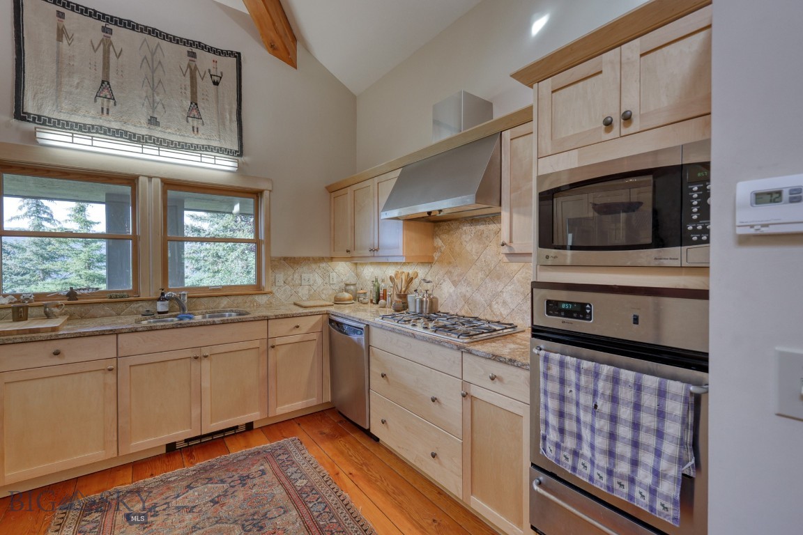 2780 Bobtail Horse Road