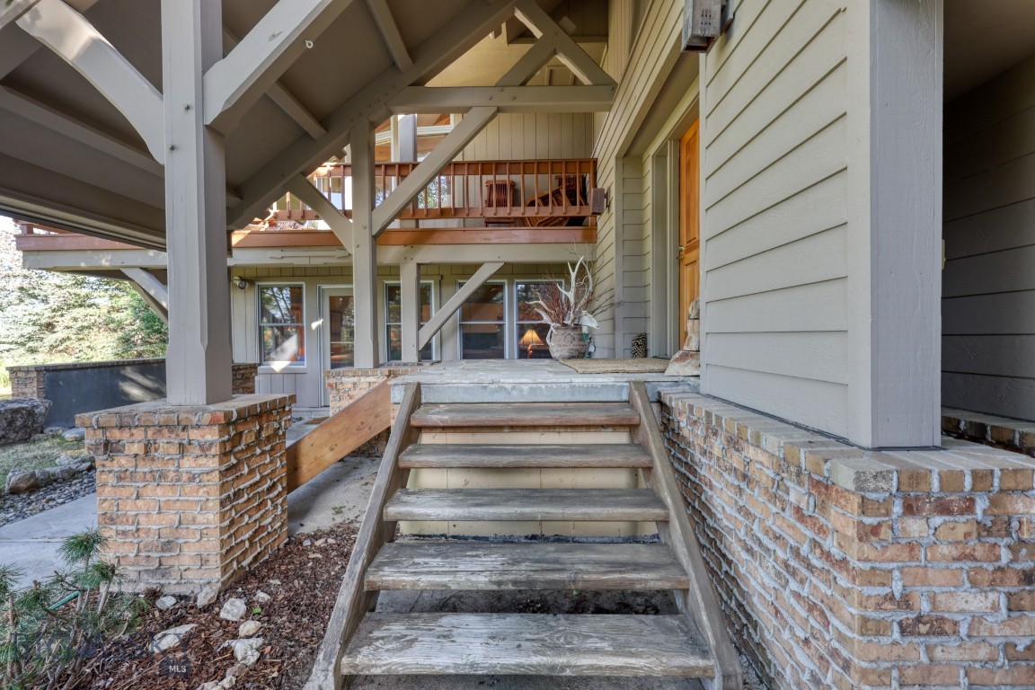 2780 Bobtail Horse Road