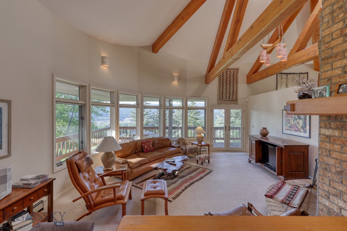 2780 Bobtail Horse Road