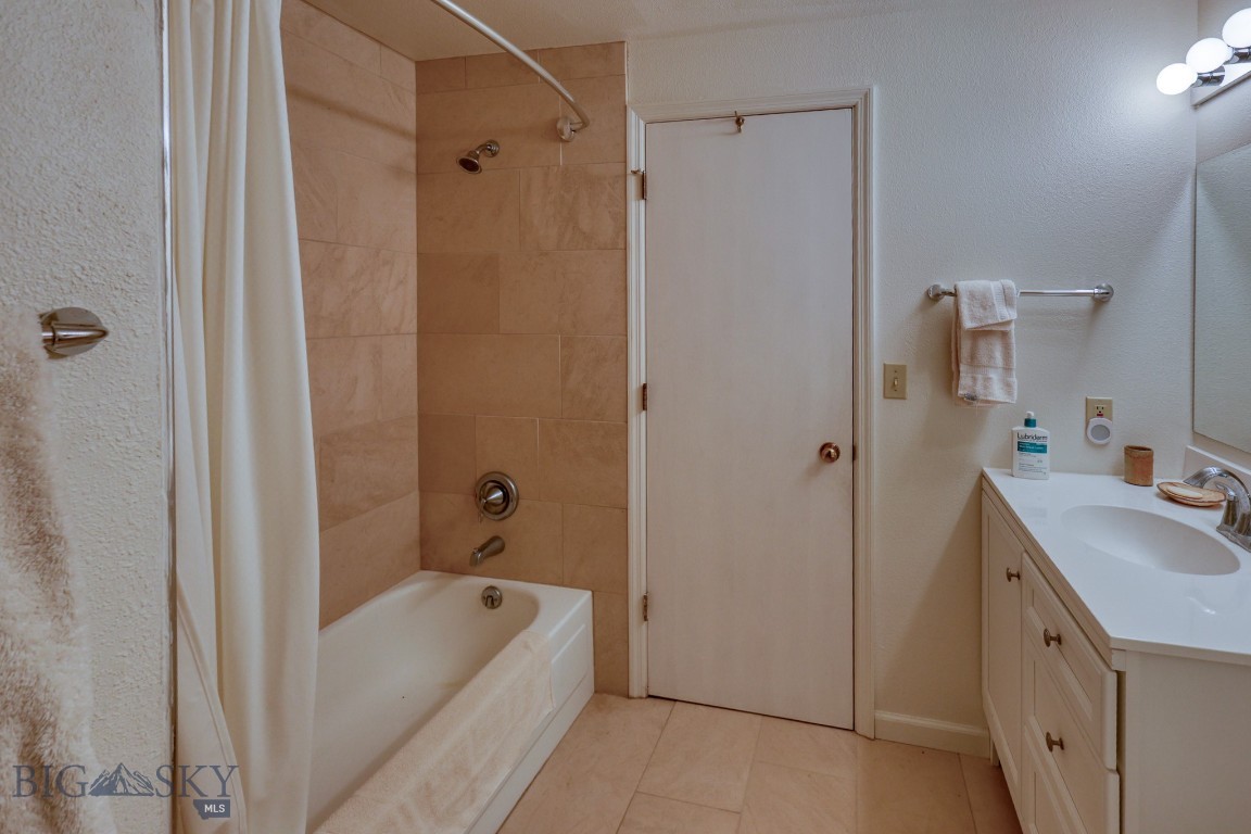 2780 Bobtail Horse Road
