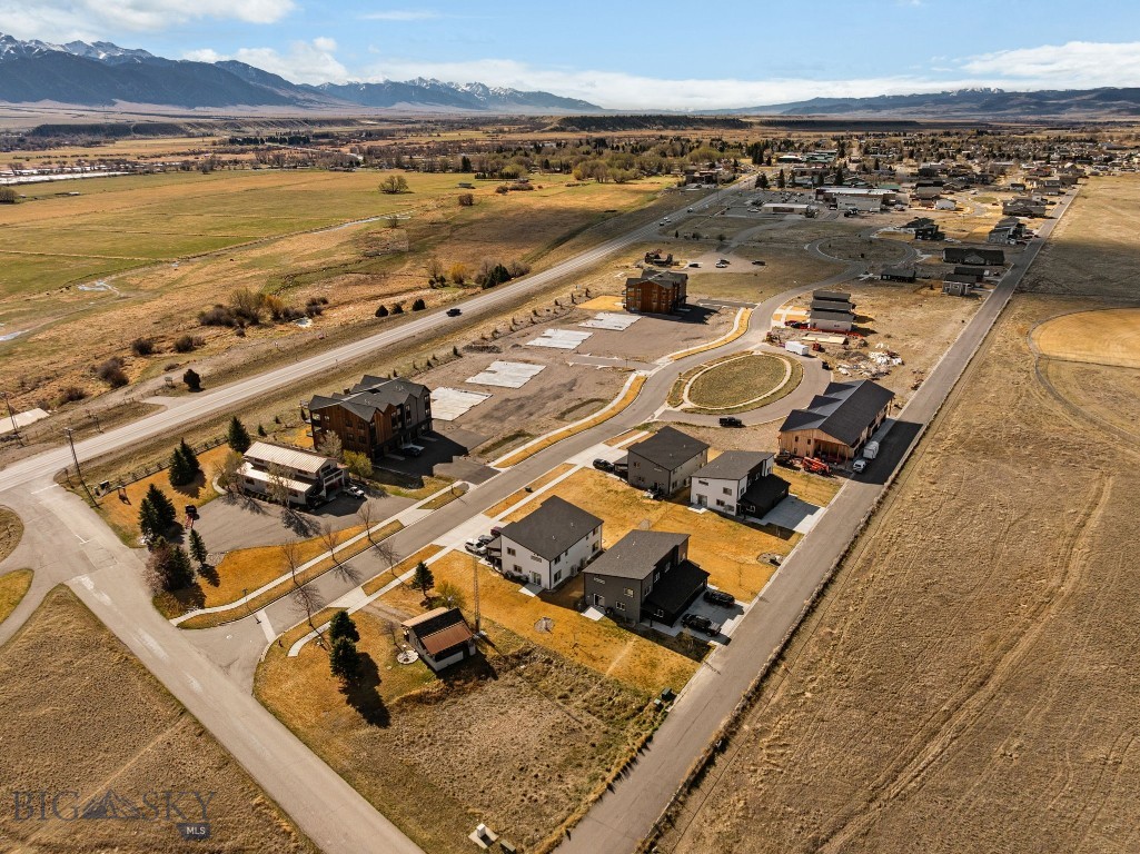 438 Vujo Lane