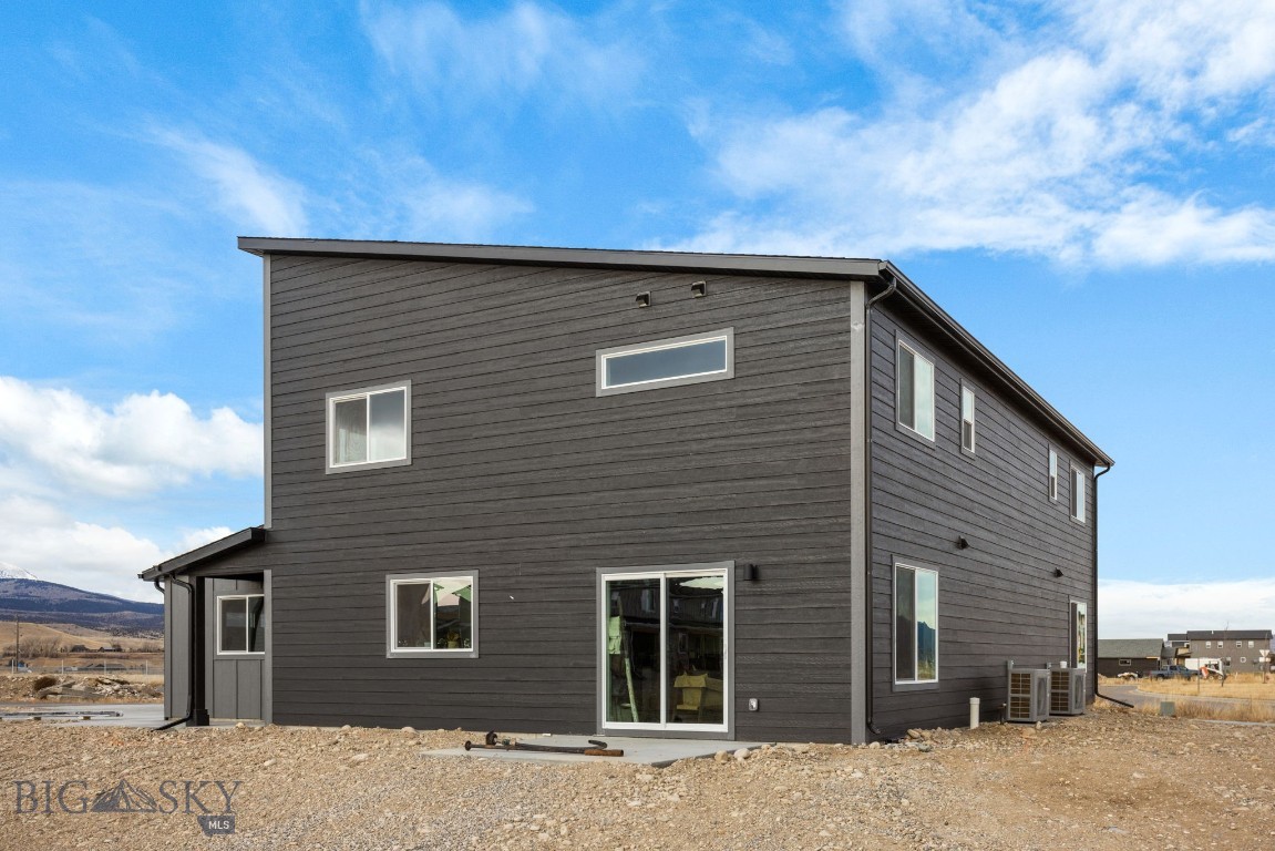 310 Yogi Avenue