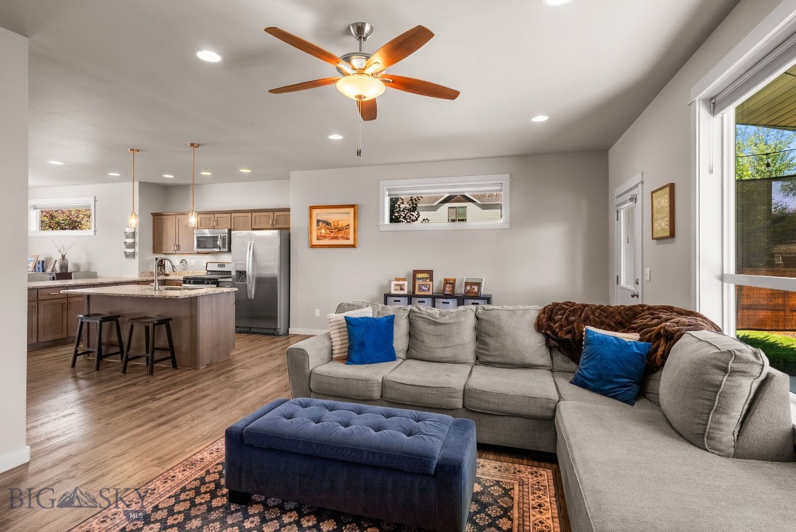 123 E Hyalite Peak Drive