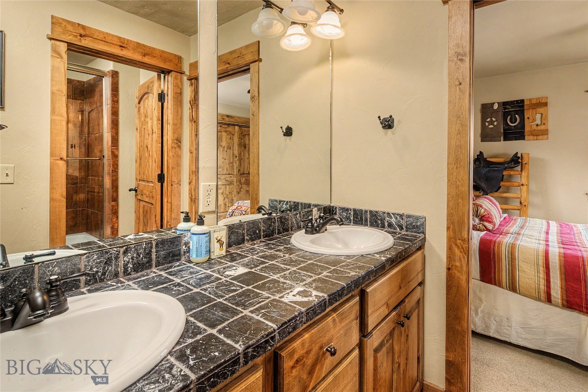 28 White Otter Road & Lot 41 White Otter Road