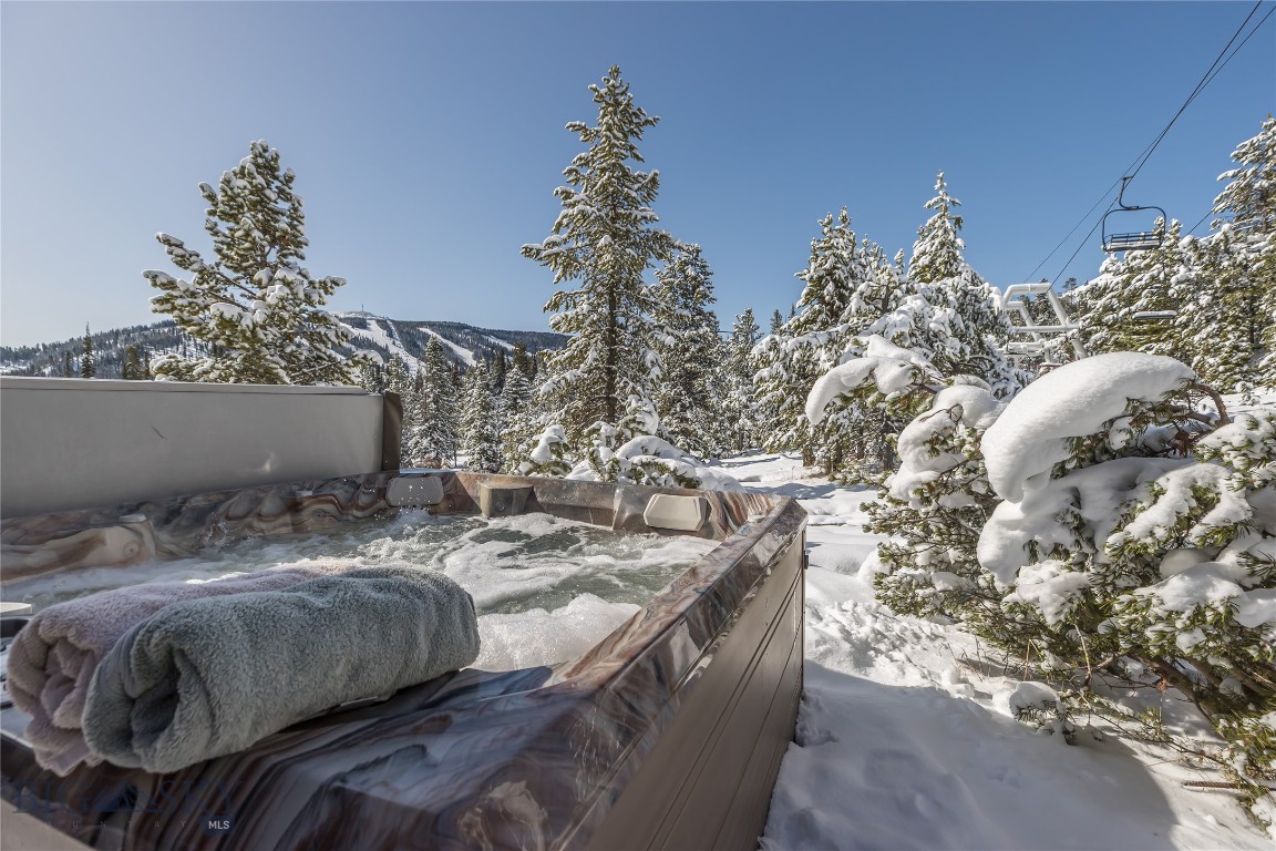 28 White Otter Road & Lot 41 White Otter Road