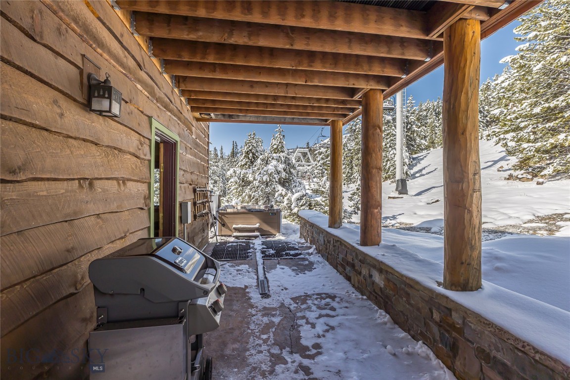 28 White Otter Road & Lot 41 White Otter Road