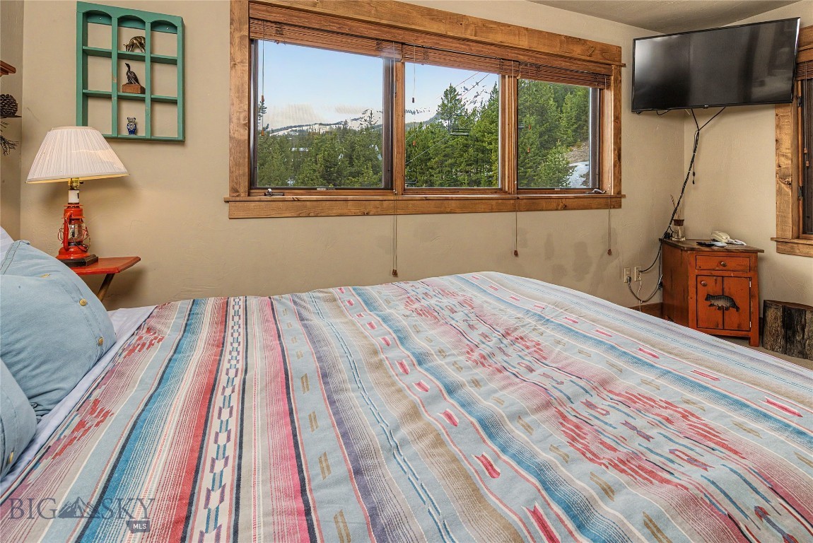 28 White Otter Road
