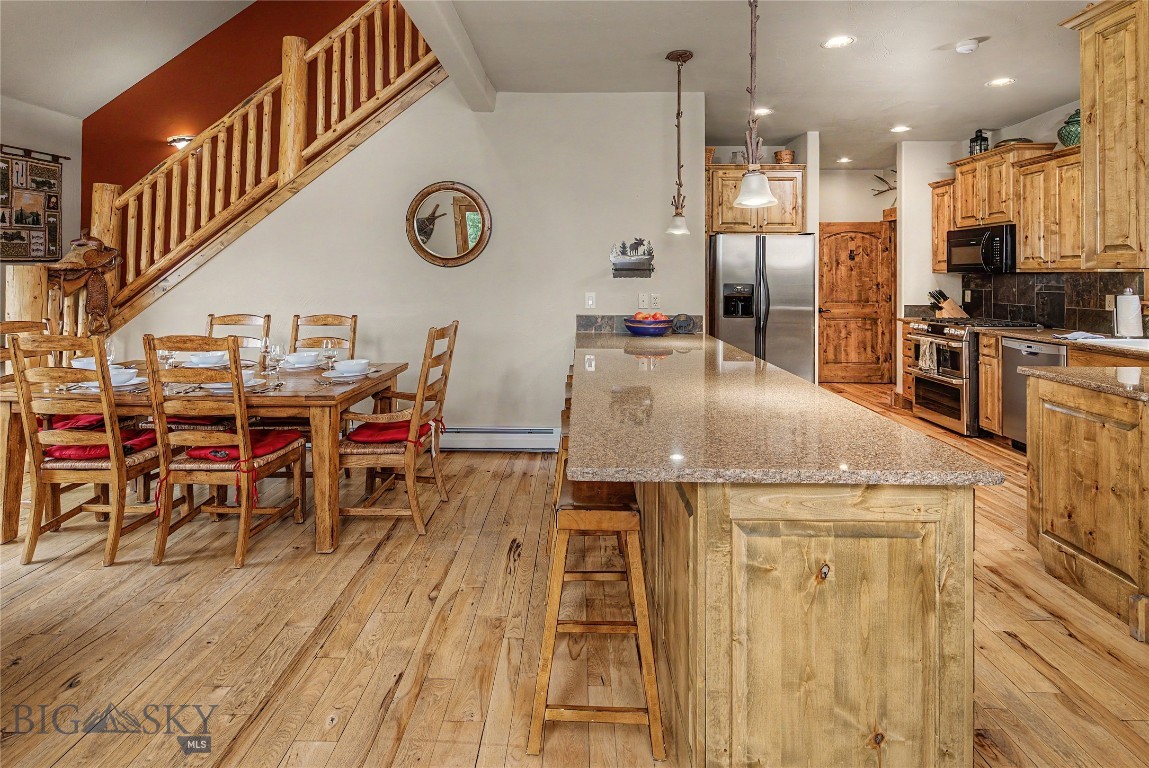 28 White Otter Road