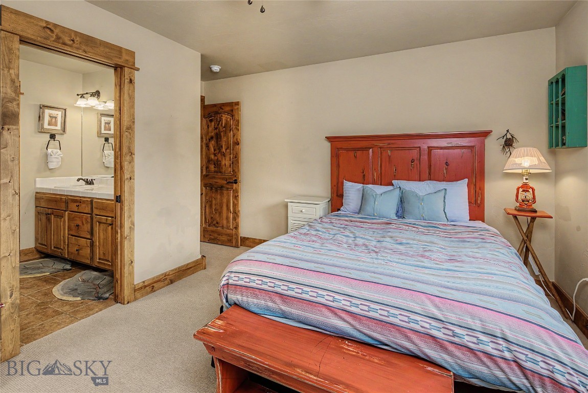 28 White Otter Road
