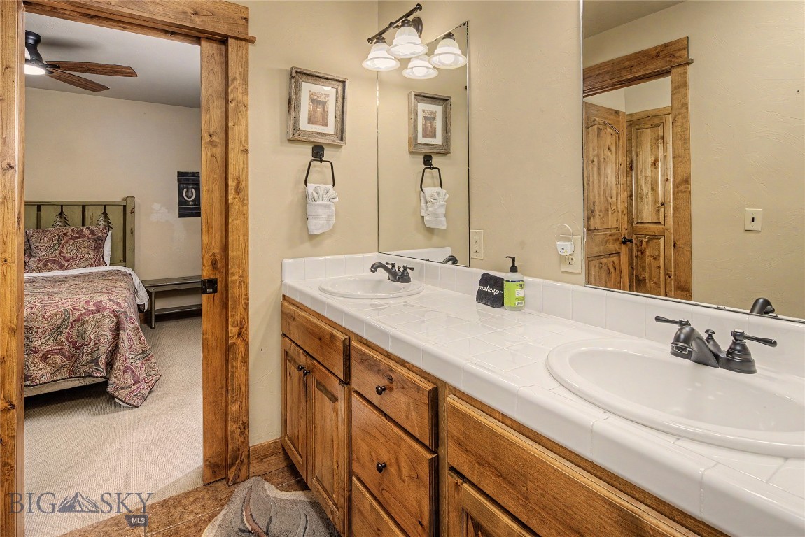28 White Otter Road