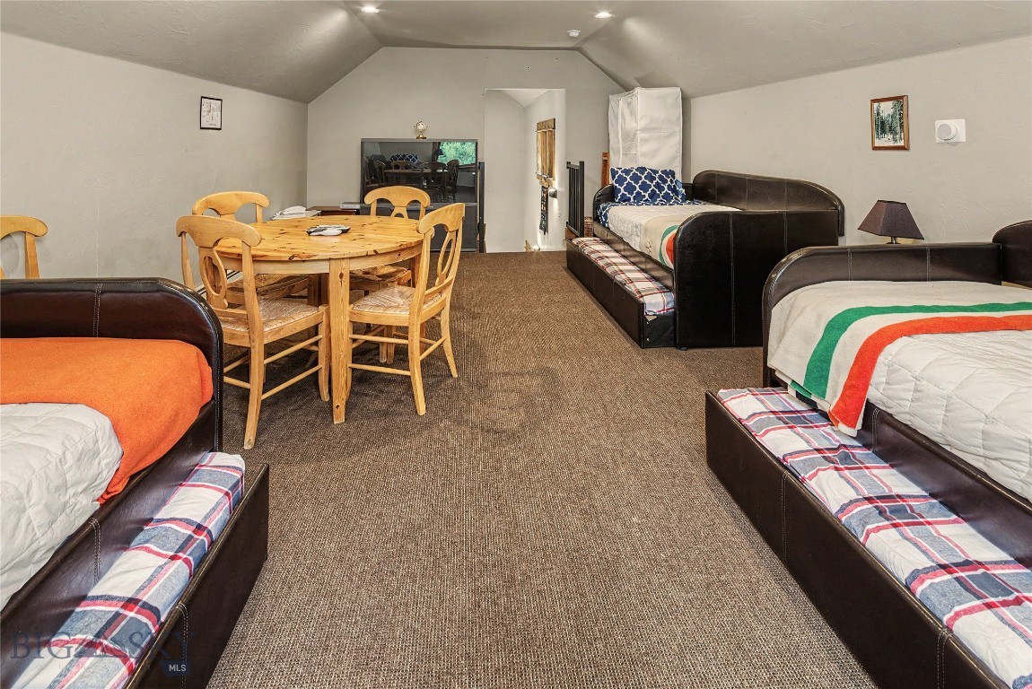 28 White Otter Road