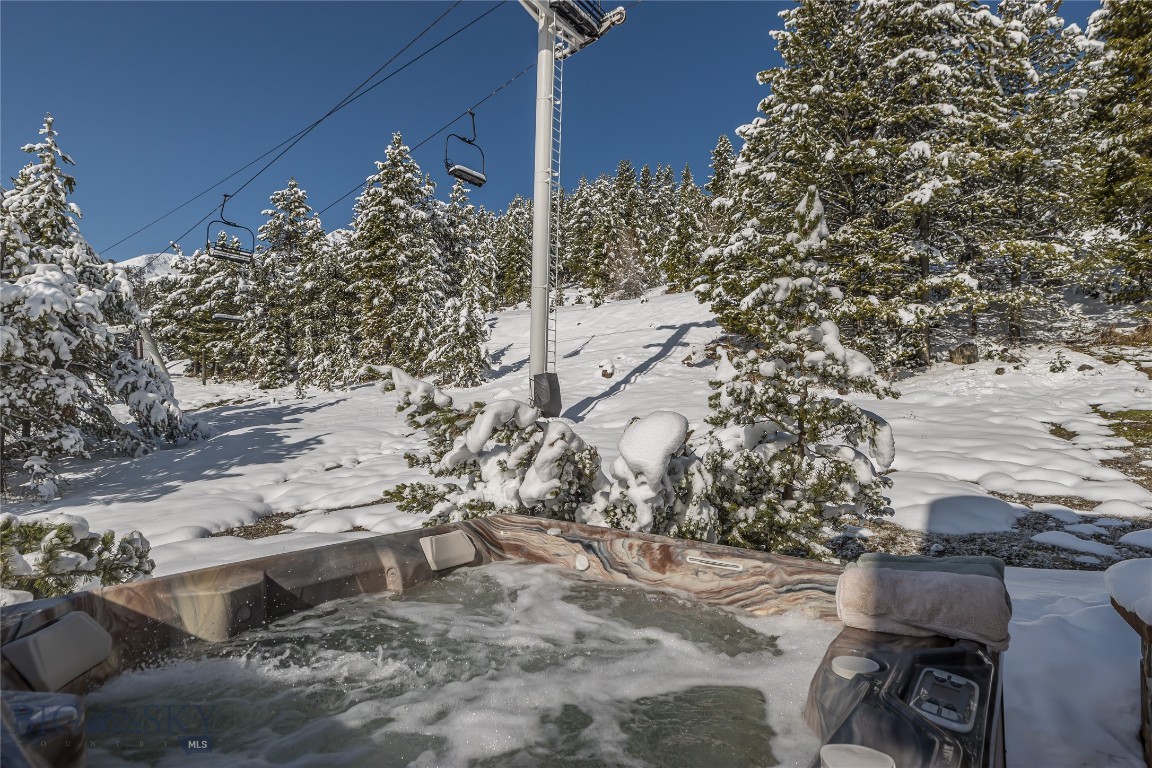 28 White Otter Road