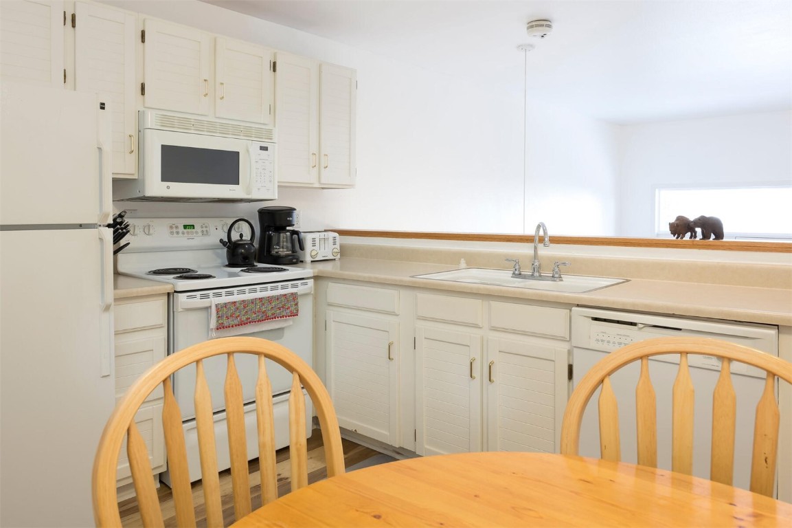 10000 Ryan Gulch (CR 1260) ROAD 105