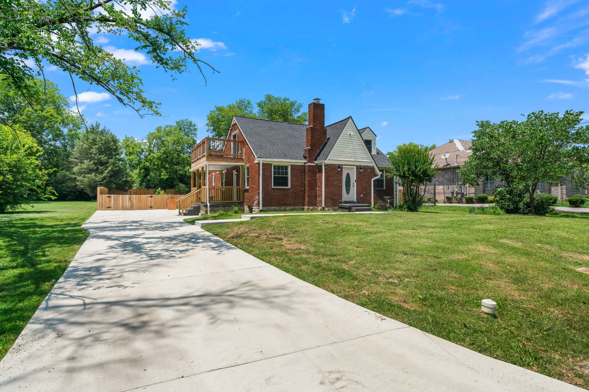 1715 River Dr