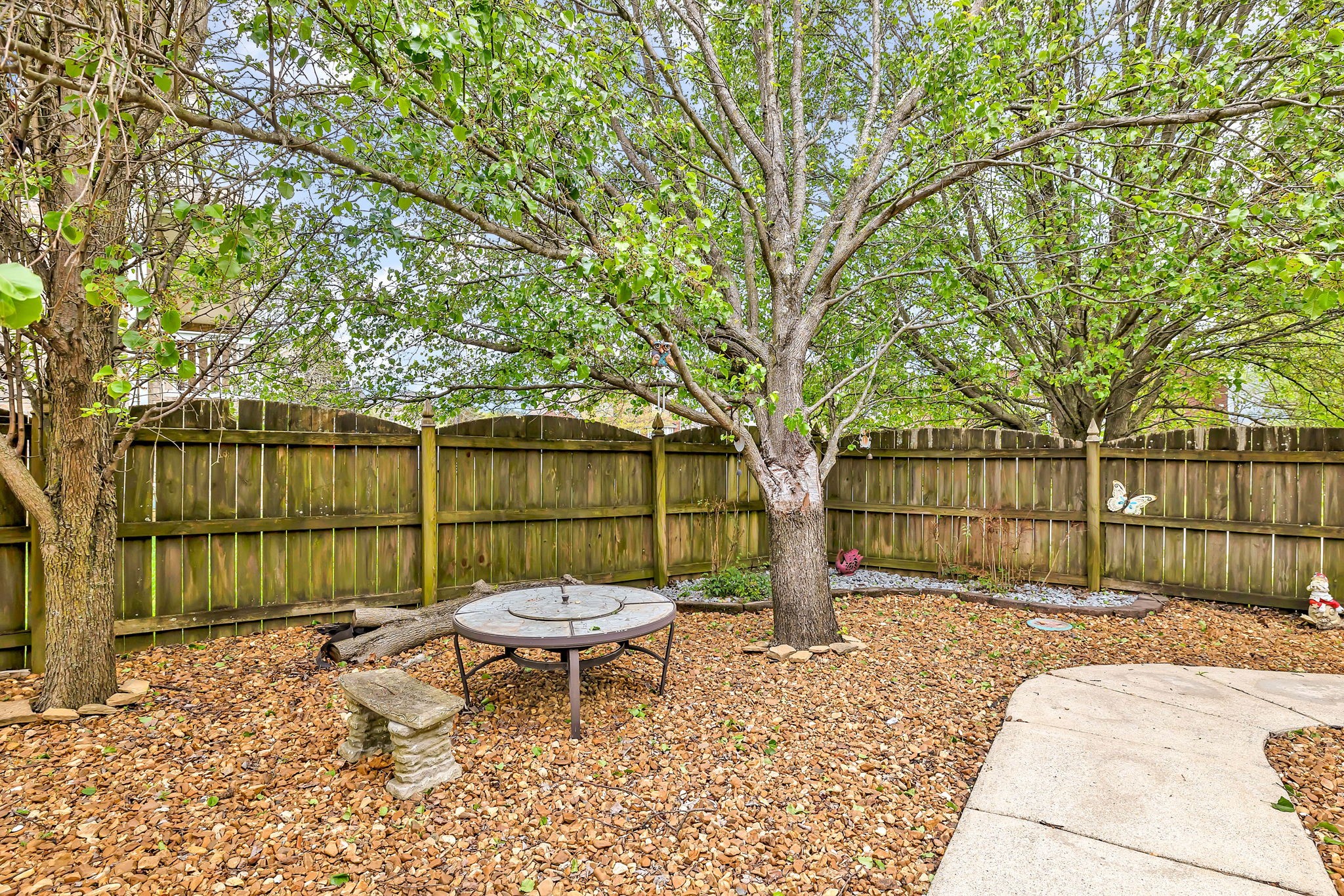 8011 Streamside Dr
